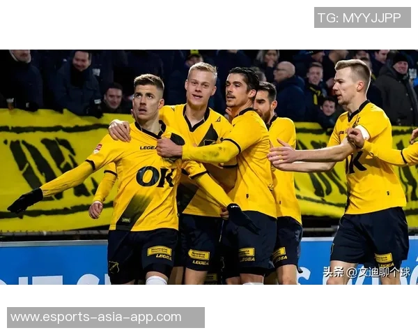 足球巨星激战赛场争锋精彩对决谁将成为世界最佳球员荣耀之巅 足球巨星激战赛场争锋精彩对决谁将成为世界最佳球员荣耀之巅