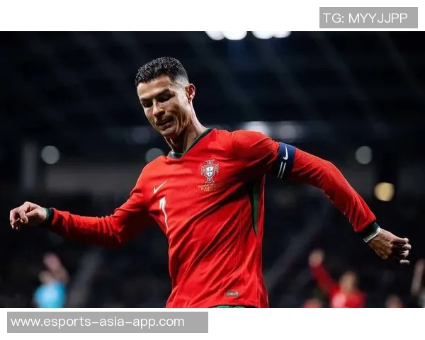 百大球星足球壁纸集结展现足坛传奇风采精彩瞬间